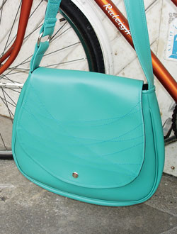 downtown tote with bike